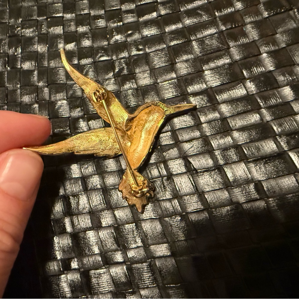 Timeless Hummingbird Brooch - Picture 5 of 5